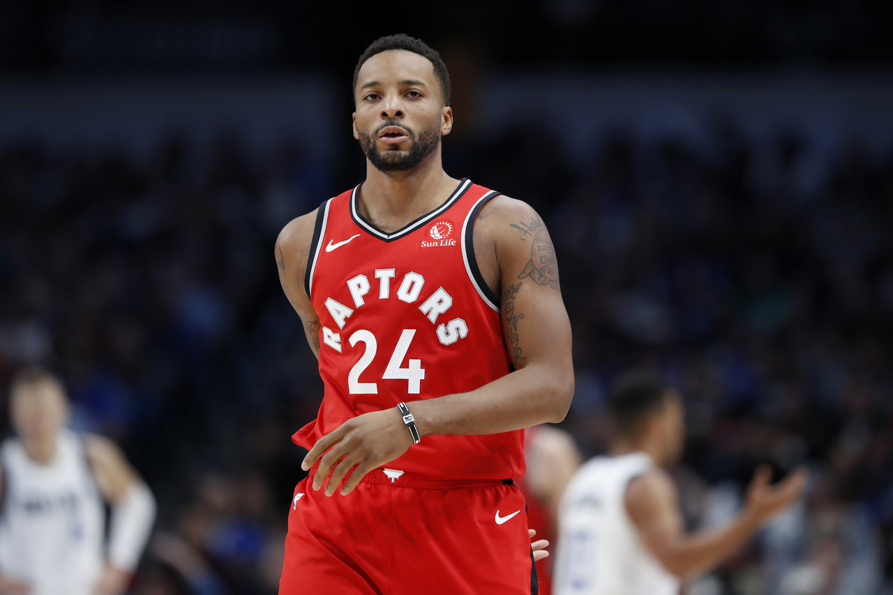 足坛拥有广 足坛拥有广