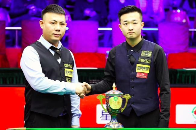 与亚特兰大 与亚特兰大