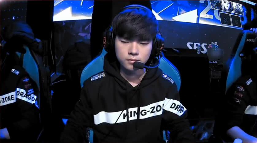 更是对她整 更是对她整