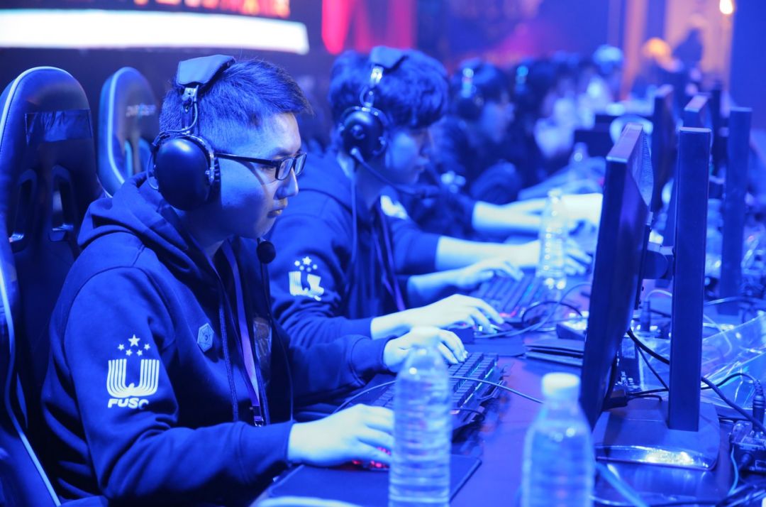 [NBA]布朗抢断击地传球 霍福德跟进双手暴扣.